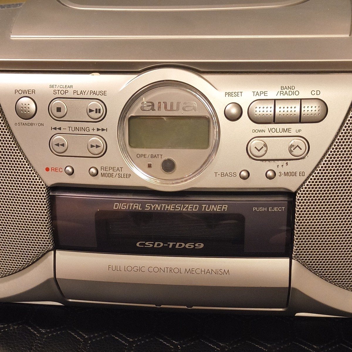 Aiwa CSD-TD69 Boombox CD-R/RW Playback Cassette AM/FM Radio