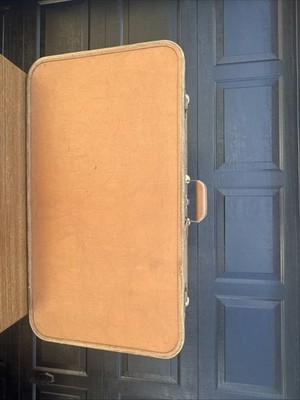 Vintage Tan Lady Baltimore Suitcase 21” X 14” X 7” L W/ Key With