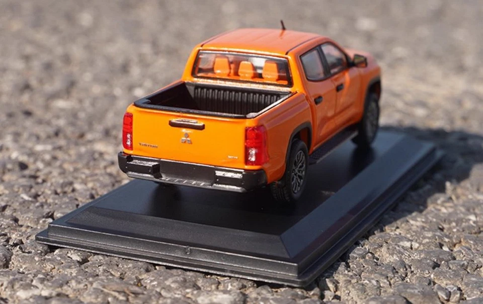 1/43 Scale Mitsubishi All-New Triton Pickup Orange Diecast Car Model Toy Gift - Image 3 of 4