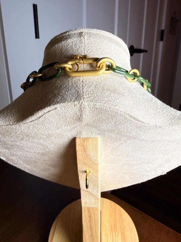 Collar de cadena Tory Burch Roxanne en oro Tory laminado/verde multi. Venta al por menor $268 Foto 2 de 3