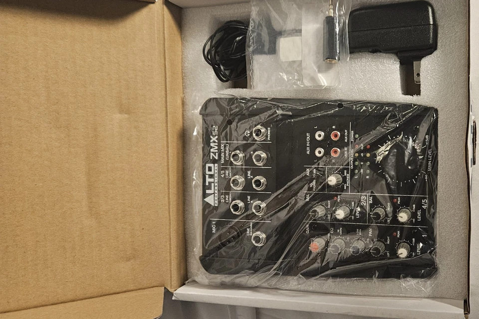 Alto 5 Channel Compact Mixing Board. - Image 3 of 4