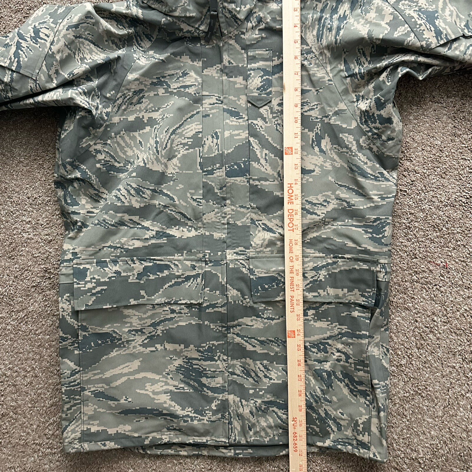 NWOT Tennessee Apparel Corp Parka Jacket Mens Small Long Green All Purpose Camo