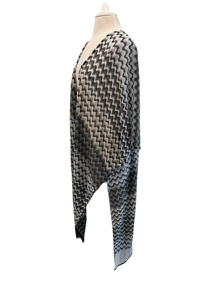 Collection 18 金属色黑色和灰色 Zigzag 长和服裹身均码 — 第 2/4 张图片