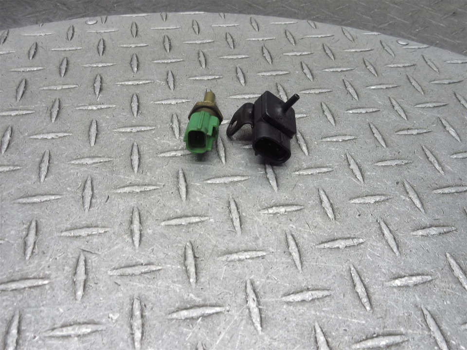 01-02 Suzuki GSXR 1000 GSXR1000 2002 Lote Sensor Temperatura Presión Aire Foto 3 de 4