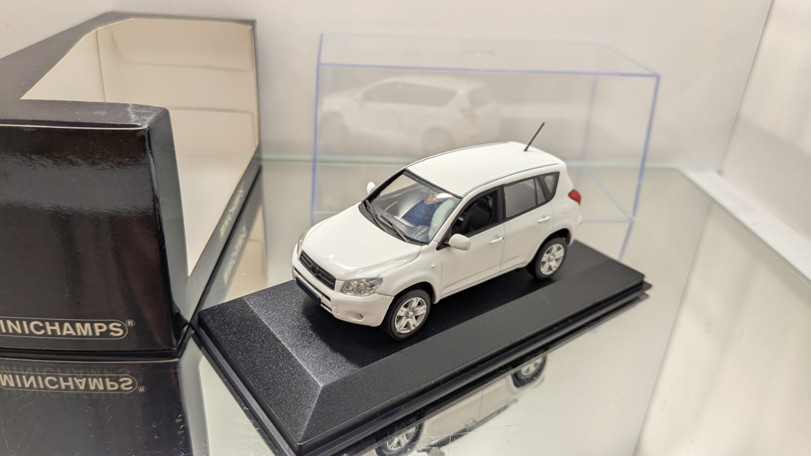 Minichamps 1:43 Toyota RAV4 2006 White RARE Factory Error No Logos/Badges OVP *