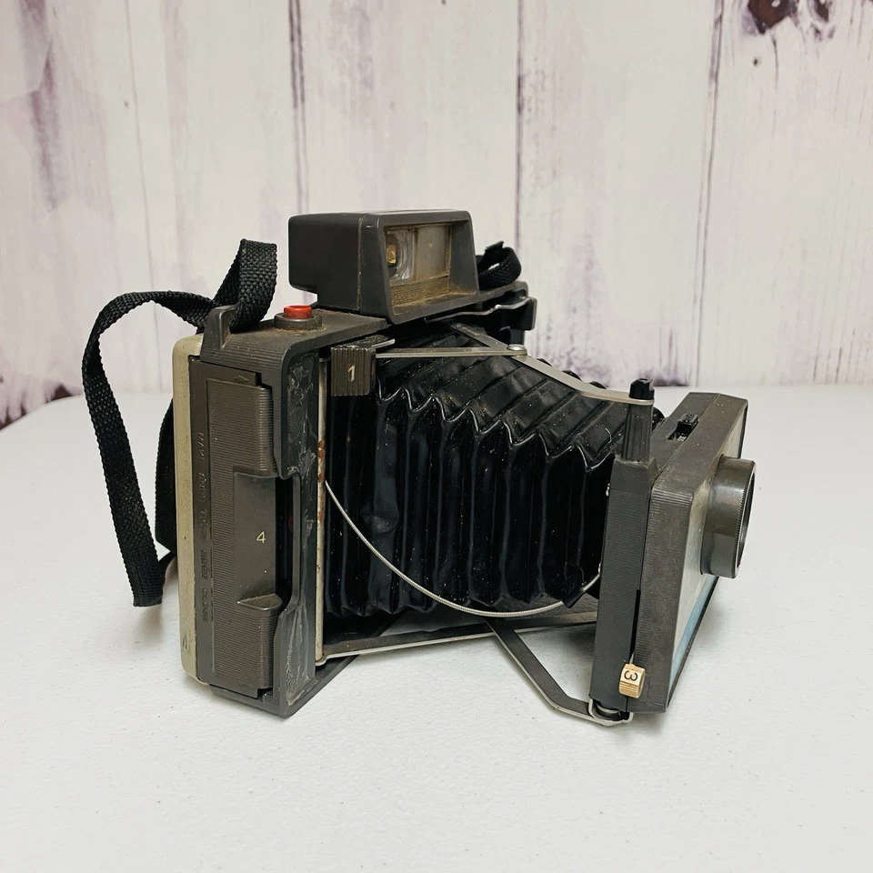 Vintage Polaroid Automatic 210 Land Camera - Image 4 of 4