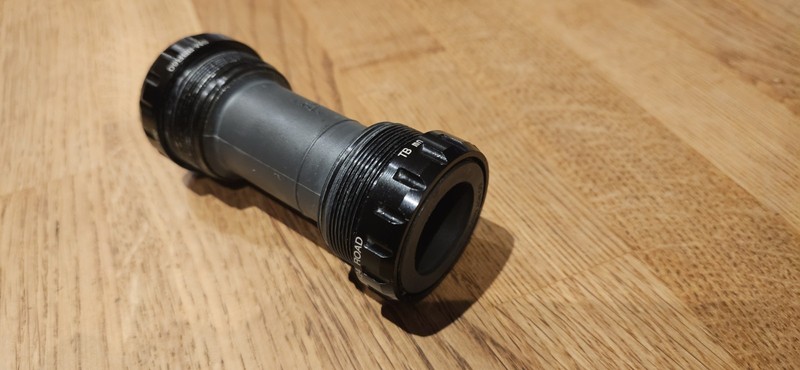 Shimano SM-BBR60 Bottom Bracket Hollowtech II 70mm ITALIAN