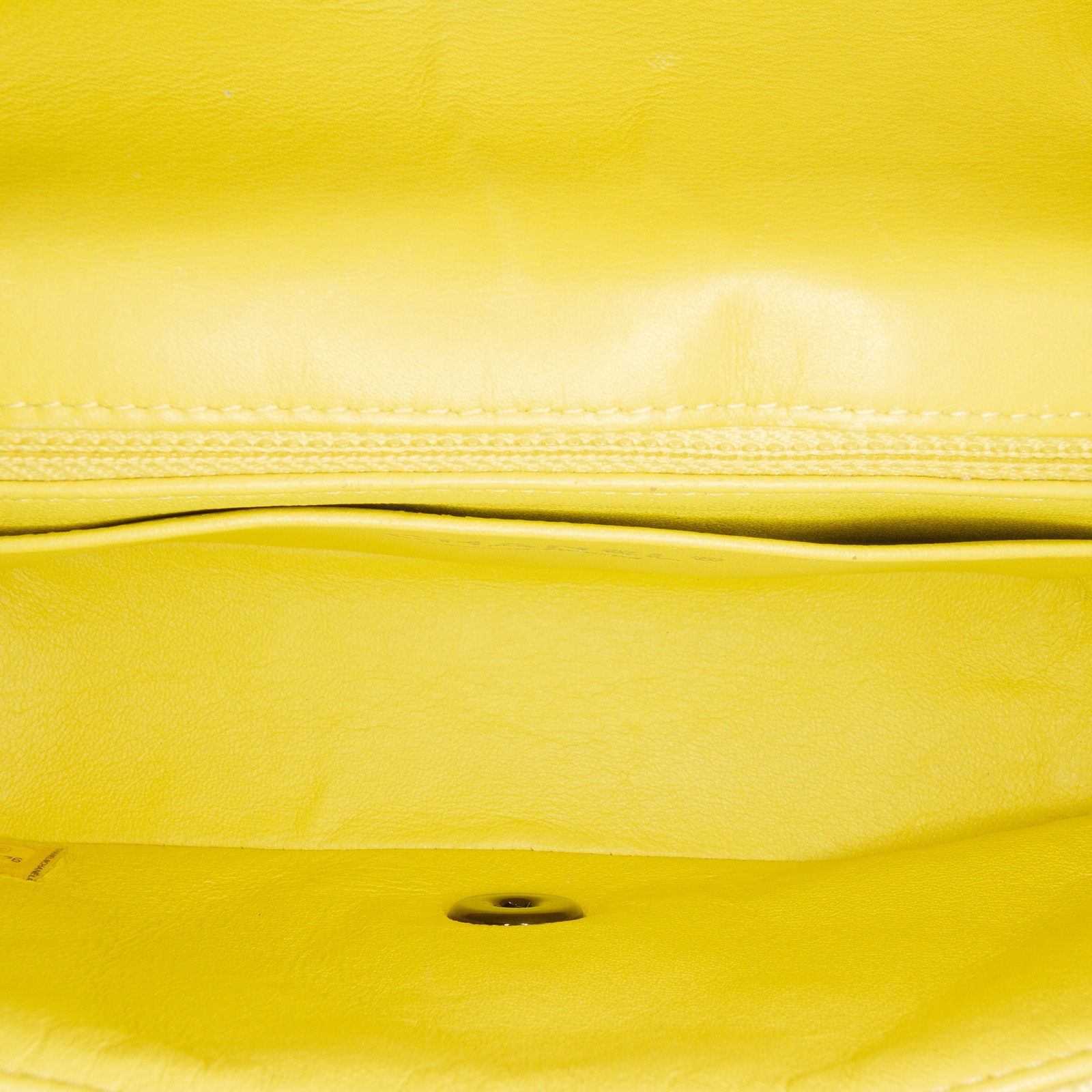 Authenticated Chanel Mini Rectangular Classic Vel… - image 4