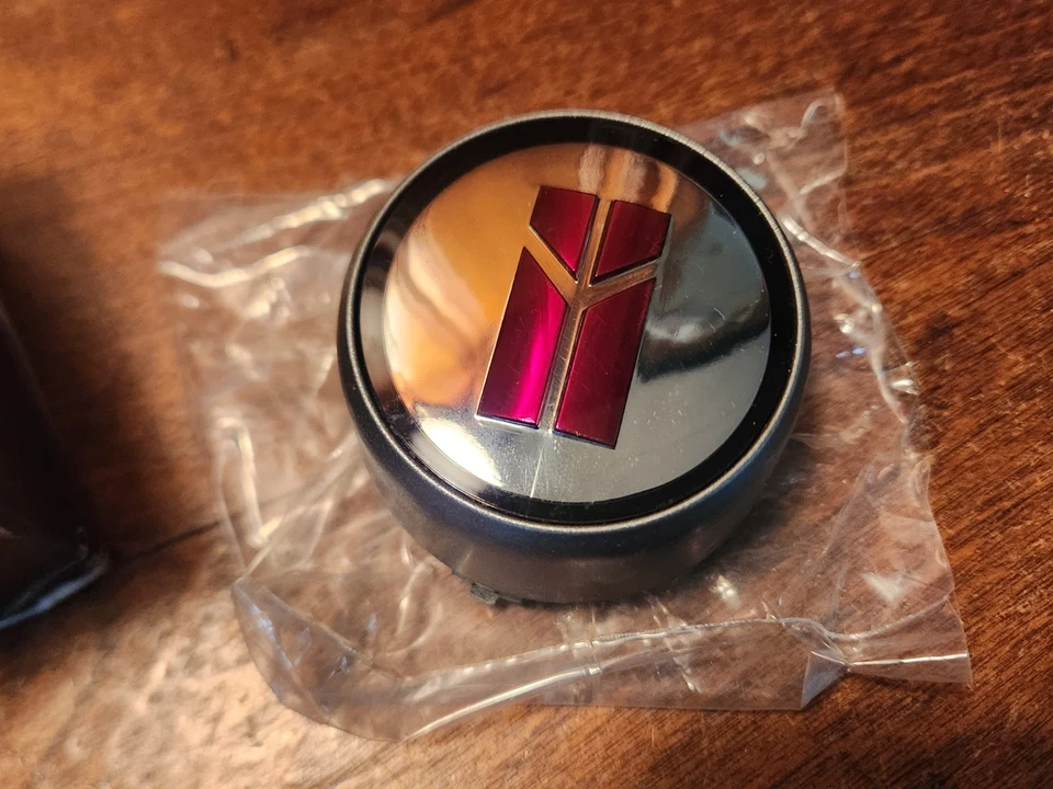 NOS GM Oldsmobile Cutlass Calais Firenza Silver Wheel Center Cap 22531490 - Image 2 of 4