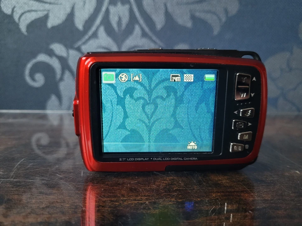 Polaroid Digital Camera iF045 14.0MP Underwater Selfie Screen Red Tested - Image 4 of 4