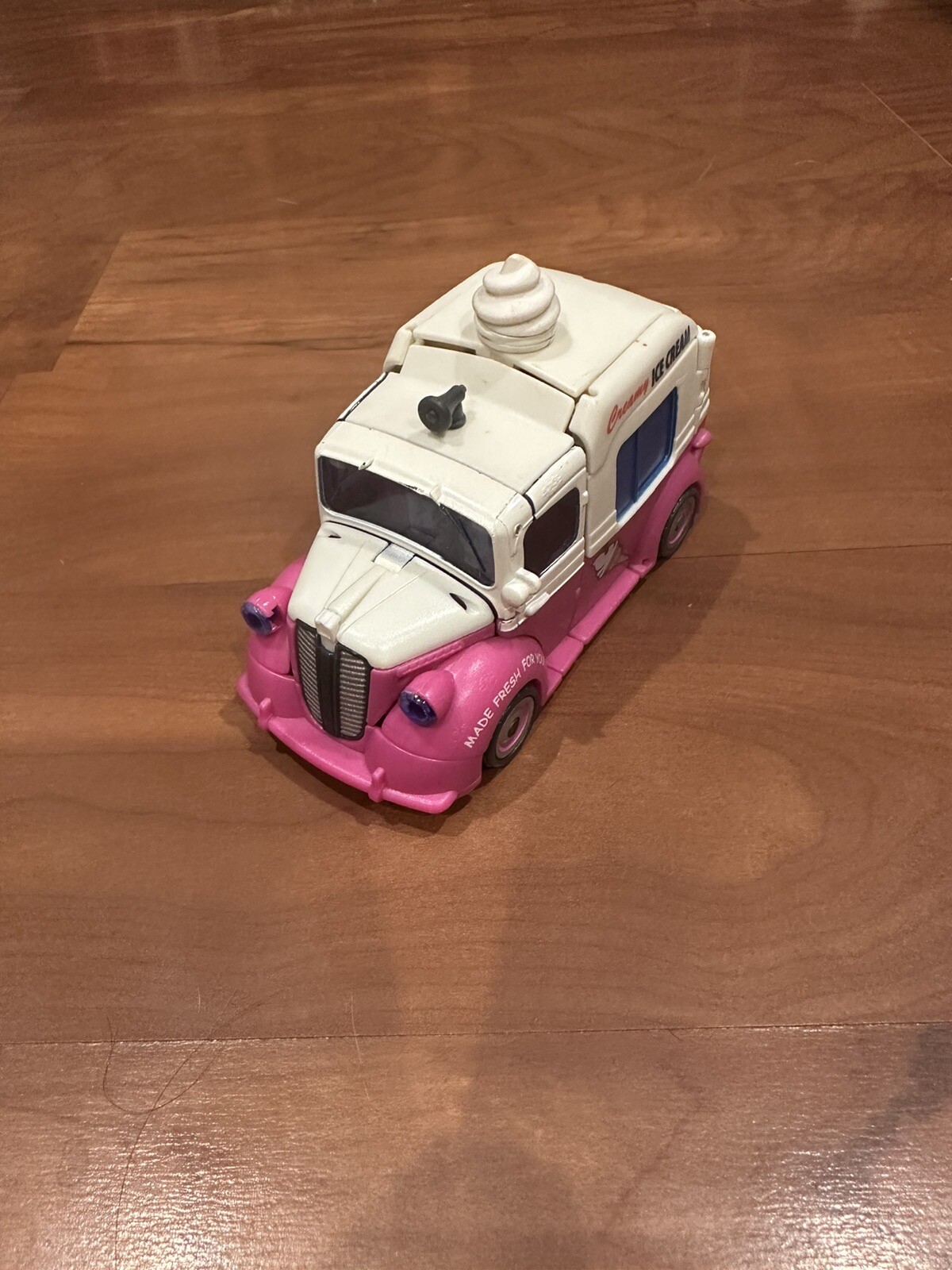 Transformers Generations Studio Series ROTF Autobot Twins Ice Cream