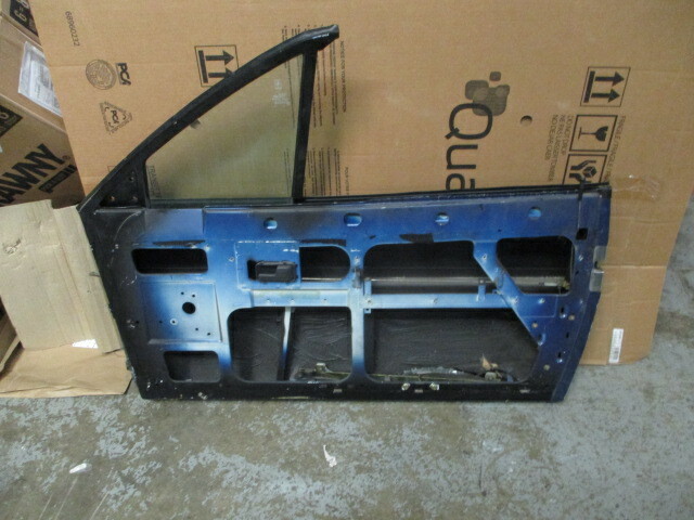 Ferrari Mondial 3.4 t -  RH Door  ( used ) - P/.N 62686700