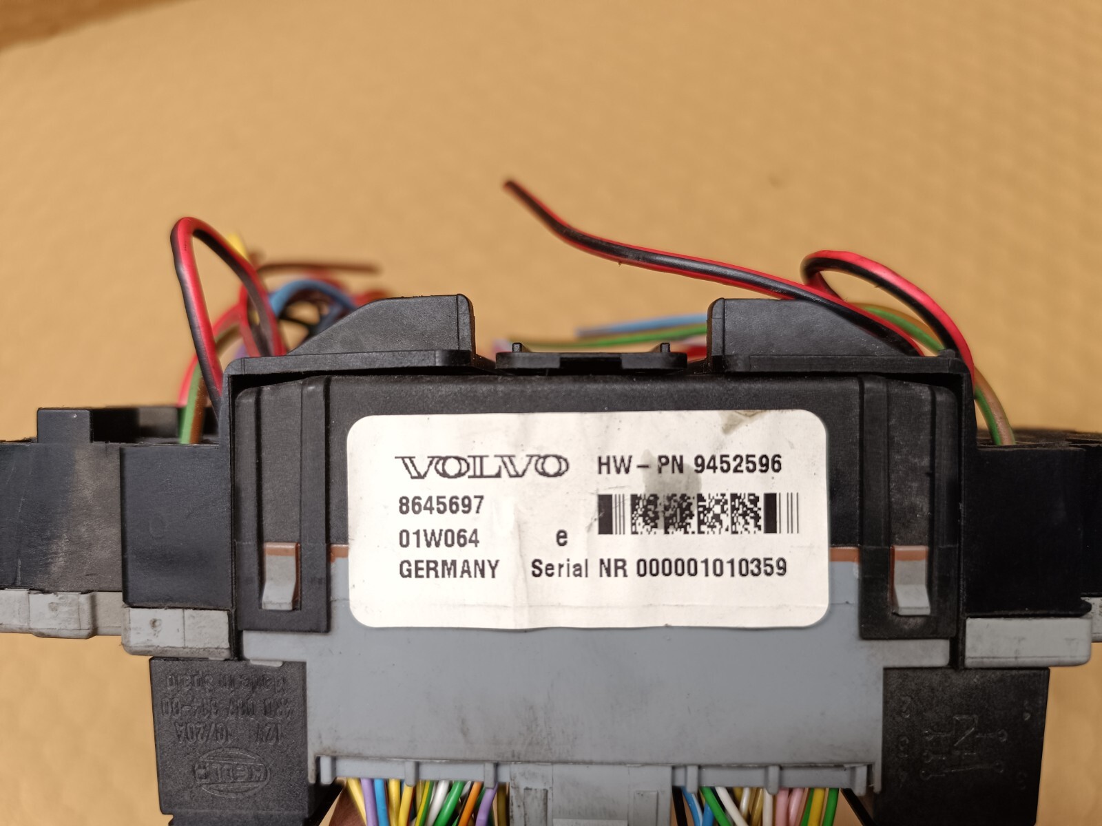 01-03 Volvo C70 S60 V70 Central Electronic Module CEM Body Control 