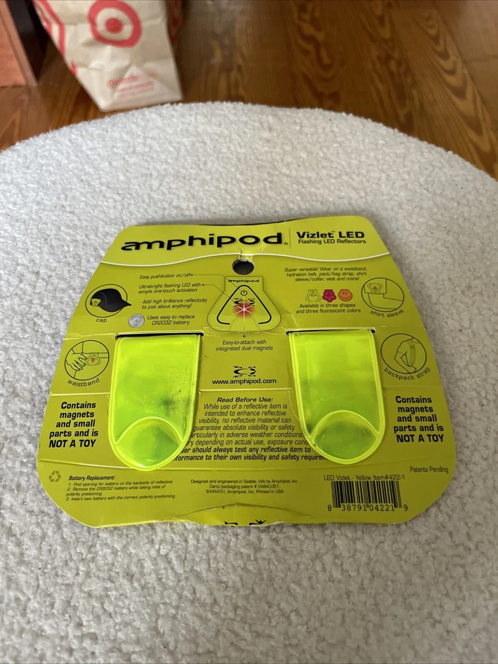 Amphipod Vizlet Wearable Triangle LED Flashing Reflectors 2 Pack, Red LED Strobe - Image 2 of 4