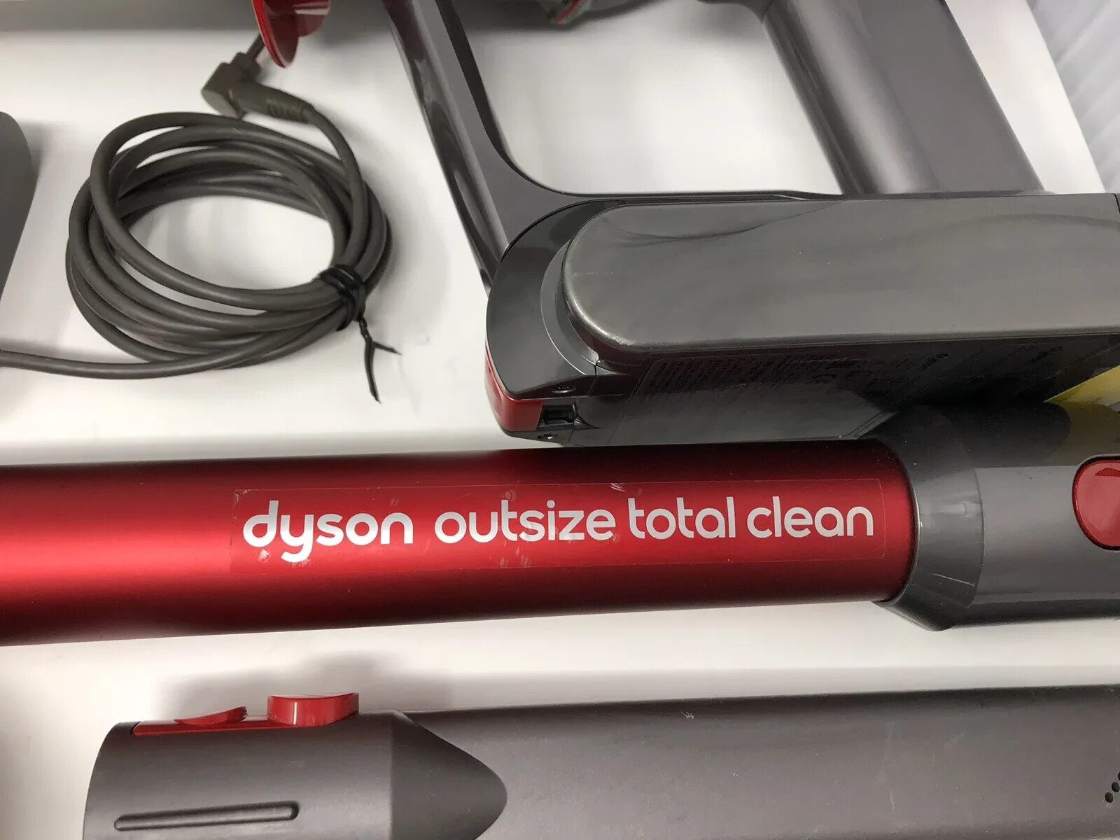 Dyson V11 (SV16) Outsize Total Clean Cordless CordFree Vacuum Cleaner
