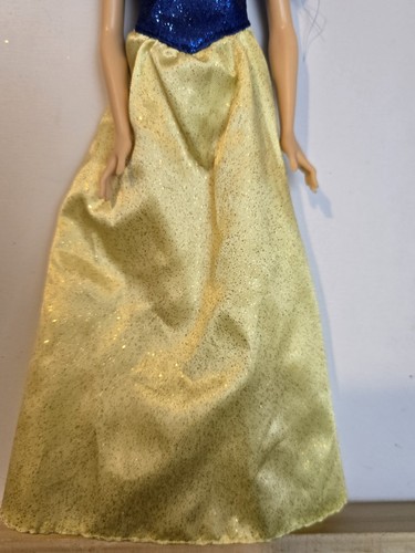 Disney Store Princess Snow White Classic Doll with dress EUC C258 - Picture 5 of 19