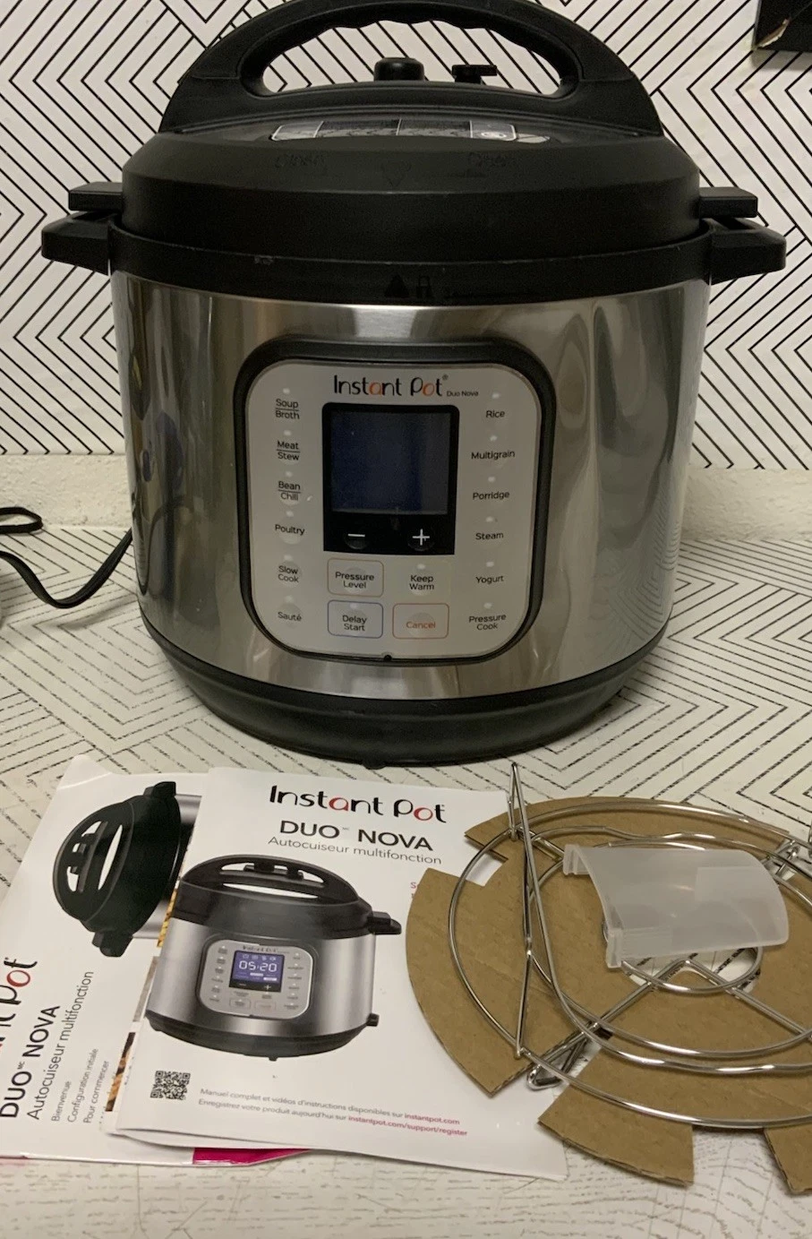 ➿ Instant Pot Duo 7-in-1 8 Quart Multi Use Pressure Cooker - 👉DENTED👈 Read👇
