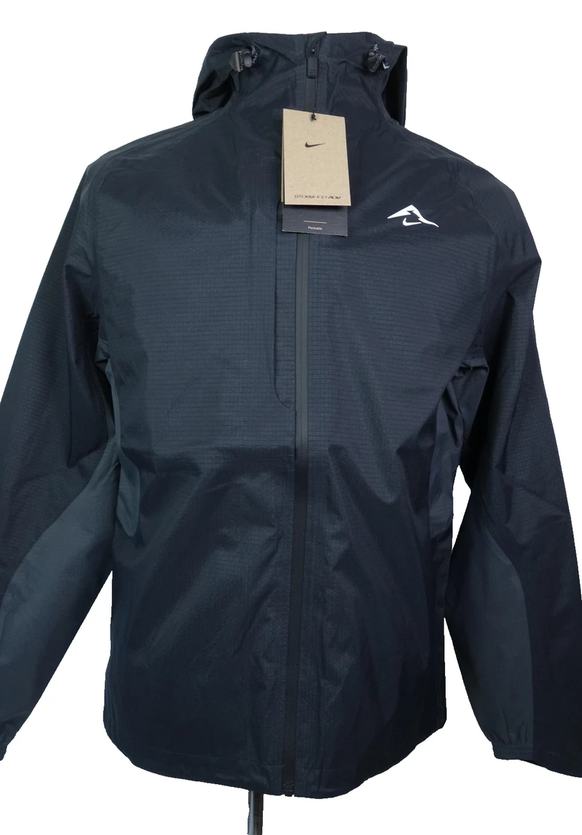 Preços baixos em Black Nike Storm-FIT Activewear jaquetas para