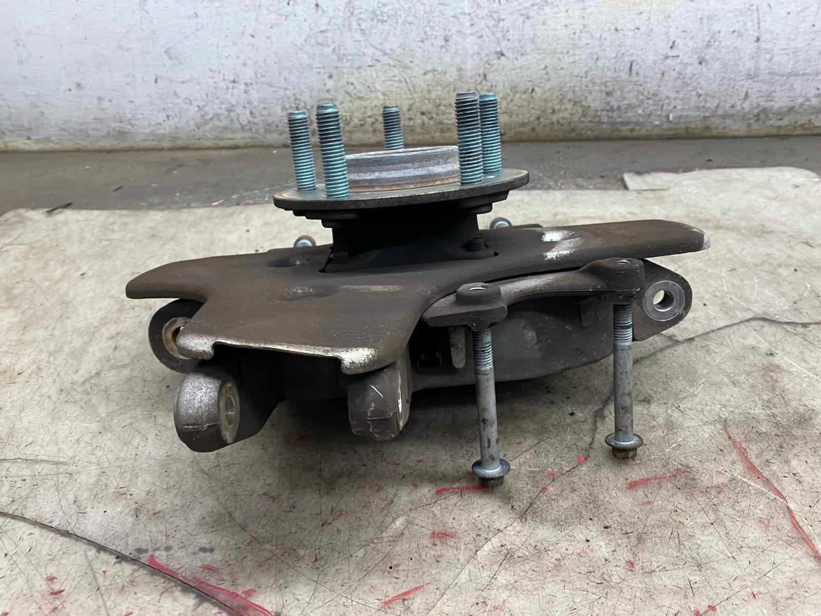 2015 ASTON MARTIN RAPIDE LEFT REAR SPINDLE KNUCKLE WHEEL BEARING HUB *55K MILES*