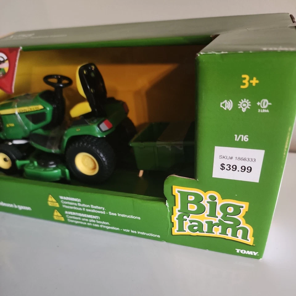 John Deere X758 Lawn Mower (Big Farm Series) 1:16 Scale Model - ERTL 47395 - Image 3 of 4