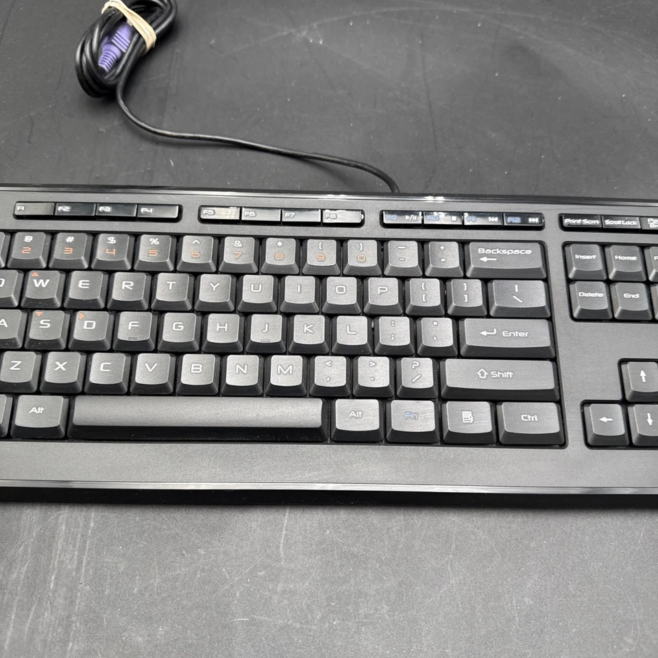 Gateway KB-0817 Desktop Keyboard Vintage, US English, PS/2 Wired, Black - Image 3 of 4