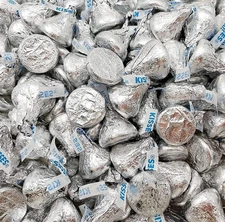 Hershey's Kisses Milk Chocolate Silver Foil, Bulk Fresh Holiday Candy (2 Pounds)