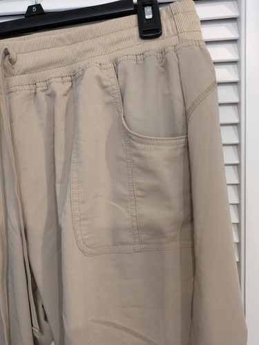 Men's Pants - Picture 2 of 4