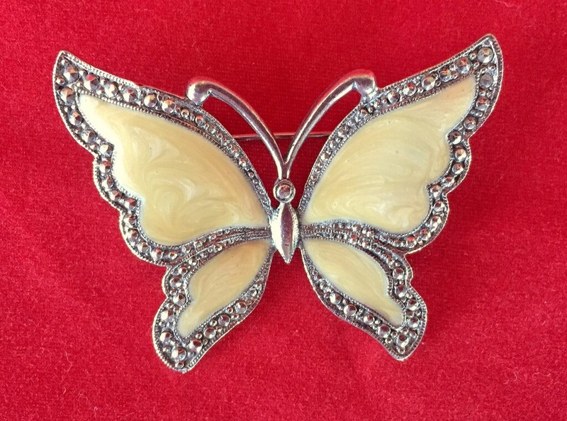 DESIGNING WOMEN BUTTERFLY BROOCH