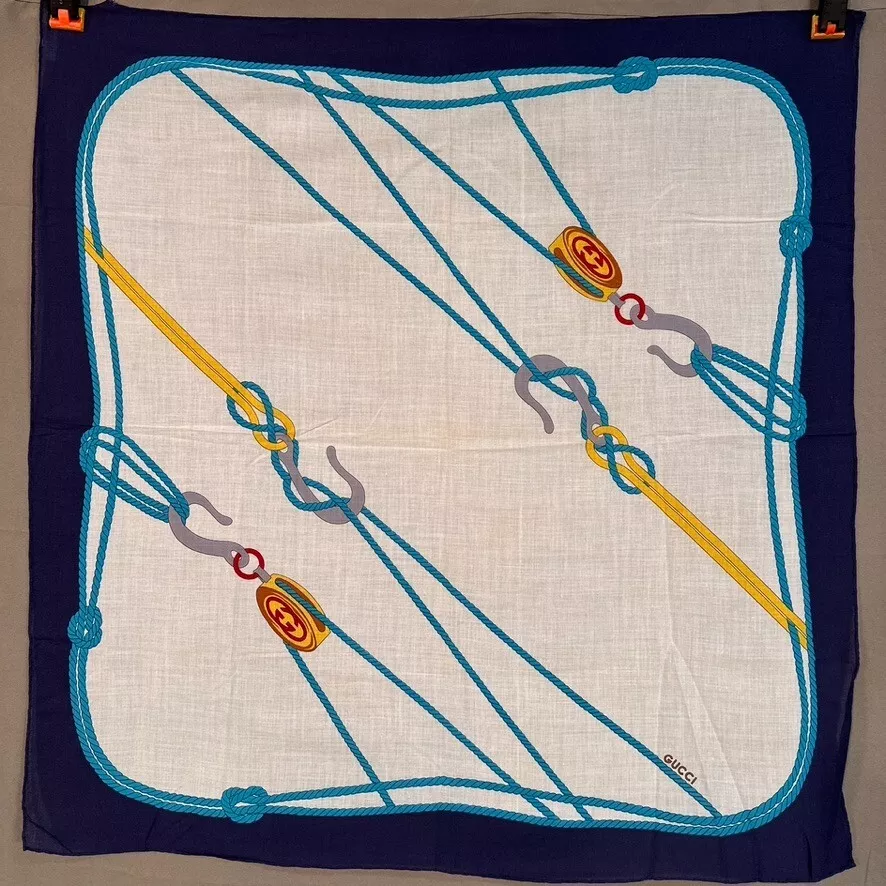 Foulard vintage Gucci lin bandana équestre blanc et bleu 26,5