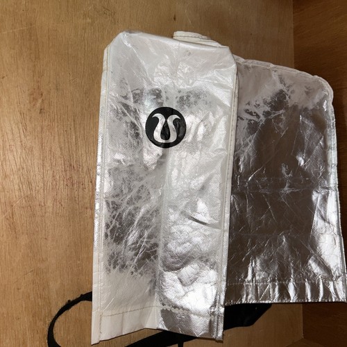 LULULEMON THIS IS YOGA Tote Bag Purse Handbag Silver Gray Large Snap Close - Picture 8 of 10