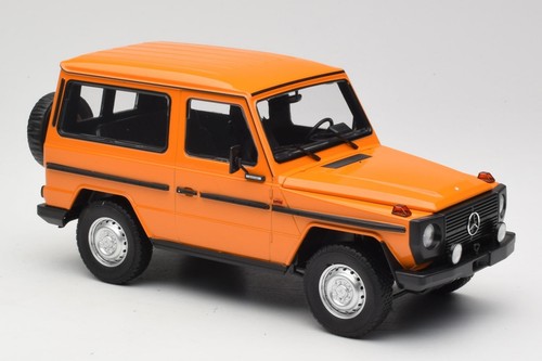 155038000 Mercedes G-Class W460 SWB Orange Minichamps 1/18 - Foto 4 di 6