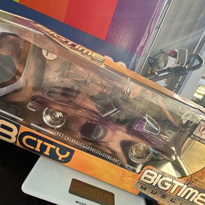 1963 Corvette Sting Ray Purple w/ Case