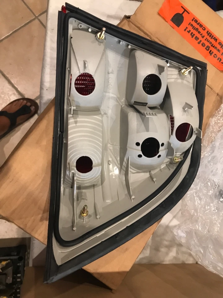 STOP FANALE POSTERIORE SINISTRO OPEL Vectra B Berlina 37370748 (95 99) - Imagen 2 de 3