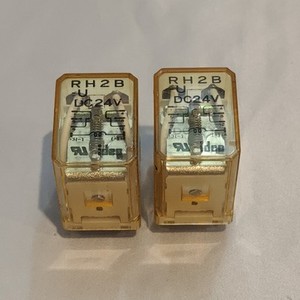 Lot of 2 IDEC RH2B-U Relay DC24V