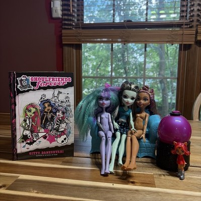 Monster High Toy Lot-Three Dolls-Electrified Twyla,Claudine,Frankie & Furniture!