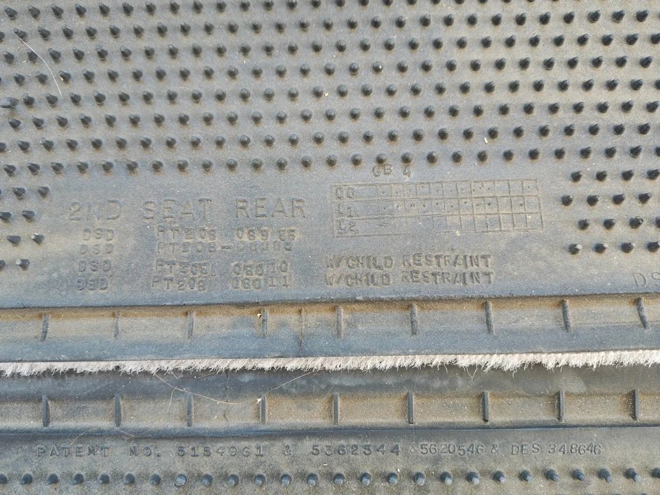 1998 - 2003 Toyota Sienna OEM floor mat Rear set 3pc - Image 4 of 4