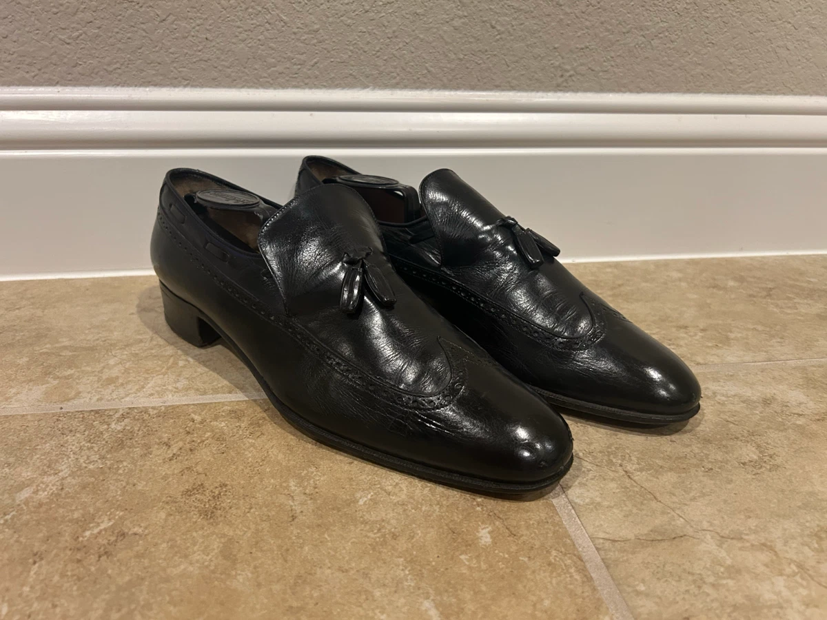 Salvatore Ferragamo Black Wingtip Dress Shoes for Men for  display picture 1