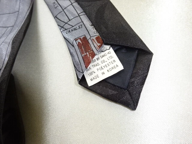 Corbata HERMANO Hecha en Corea de Colección, Mapa de Manhattan WTC Nueva York Empire State en muy buena condición Foto 3 de 4
