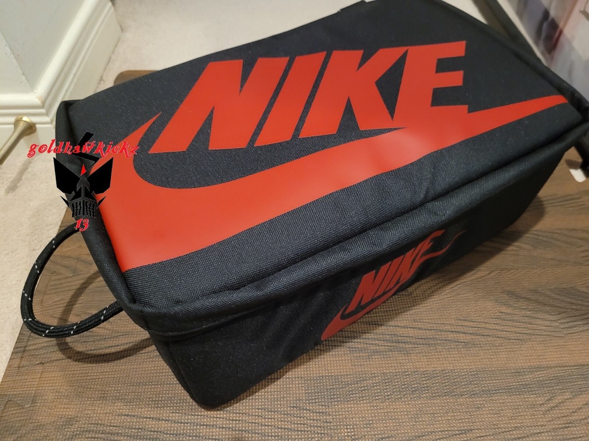 【新品未使用】NIKE sneaker bag (12L) Amazon.com | Nike Shoe Box Bag (12L) (Black/Black/University