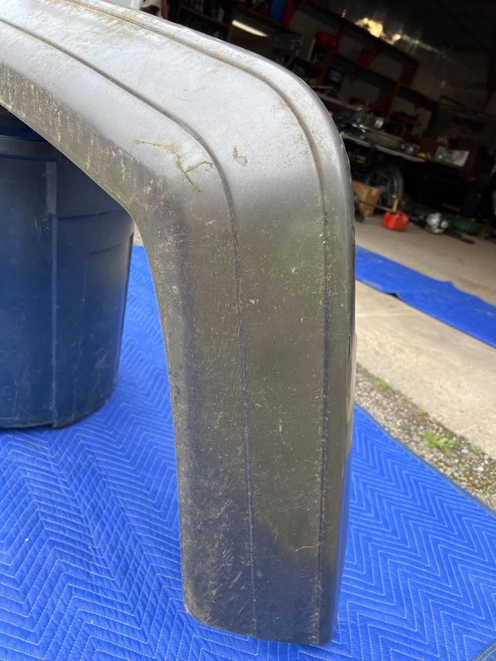 Parachoques trasero gris cromado Mercedes 300SD W126 1979-1985 sedán OEM #316EM Foto 3 de 4