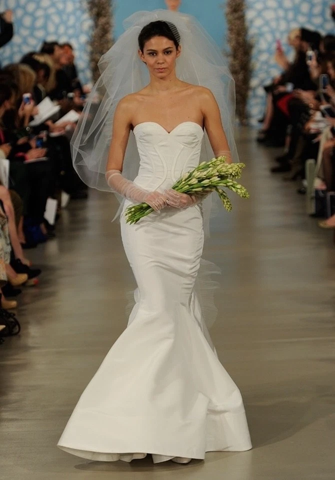 oscar de la renta wedding dress size 2 used good condition