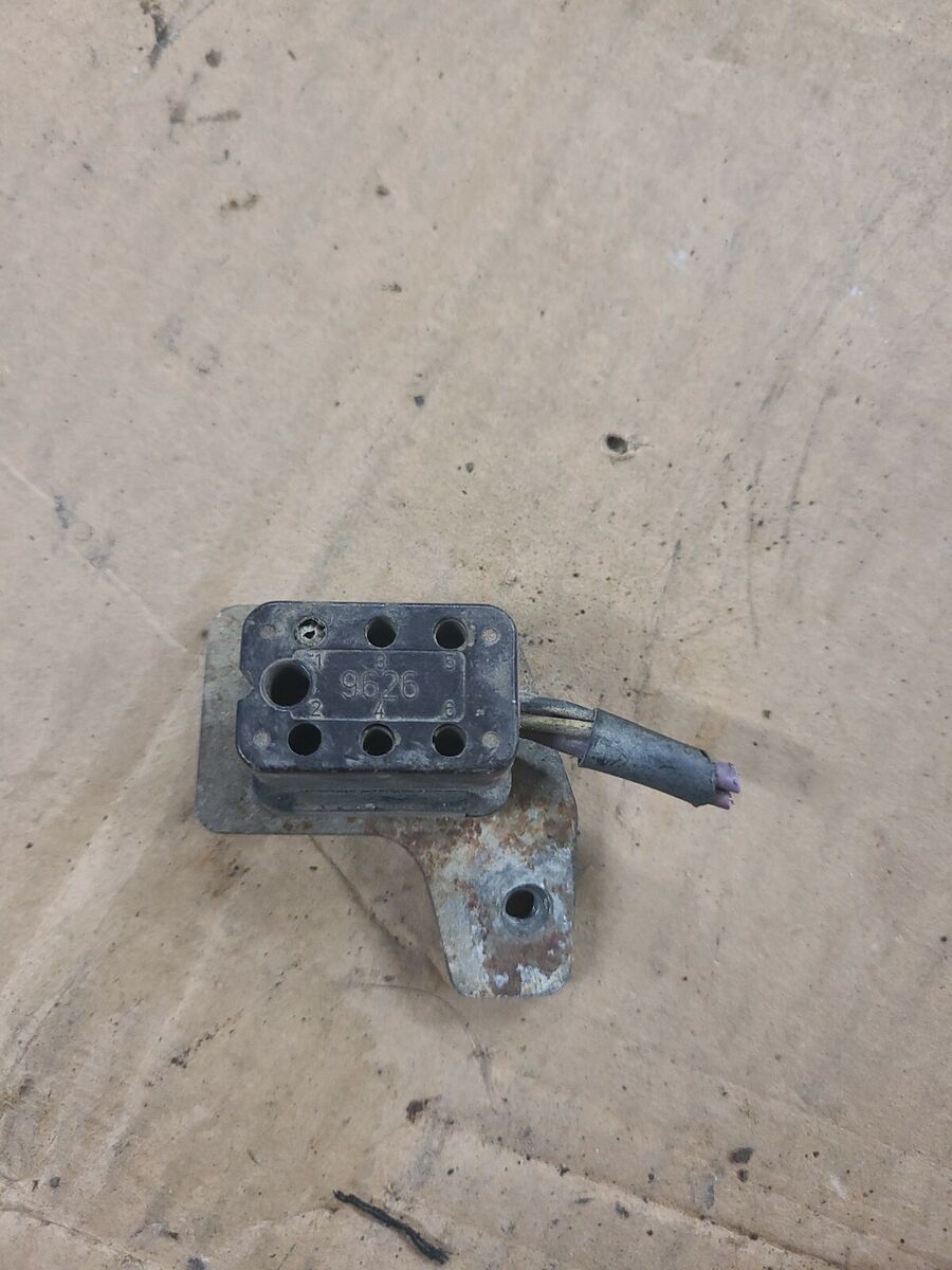Mercedes Benz w115 w114 14 9626 Electrical Plug connector Mercedes Benz w115 w114 14 9626 Electrical Plug connector