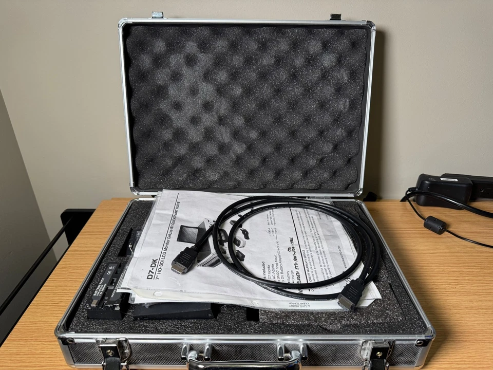 IKAN D7-DK Field Monitor Deluxe Kit 3G SDI 7in Field Monitor Cinema Screen Mint! - Image 3 of 4