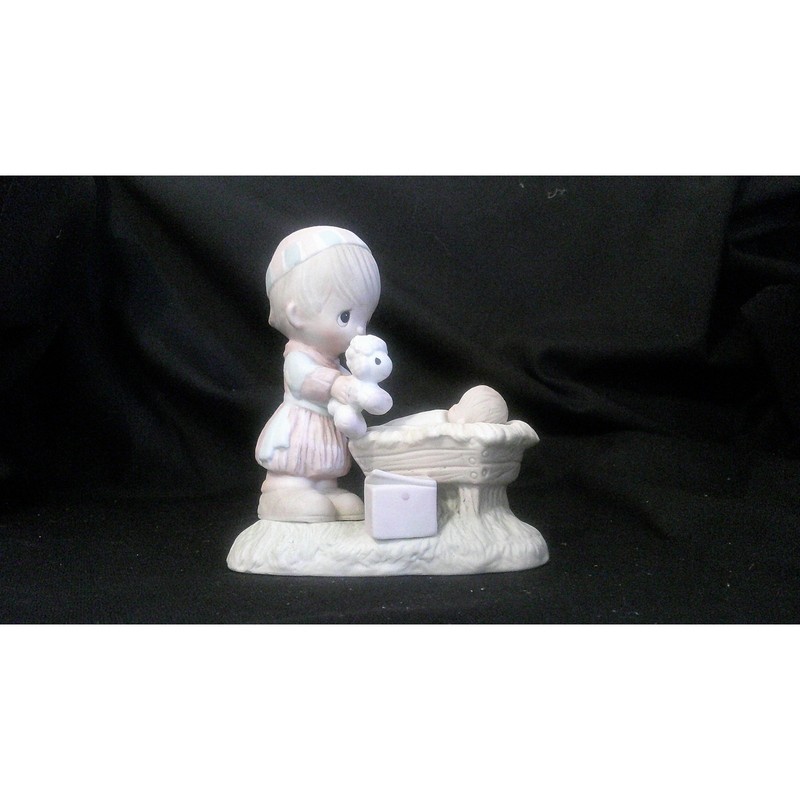 Precious moments - Christmas is a time to share