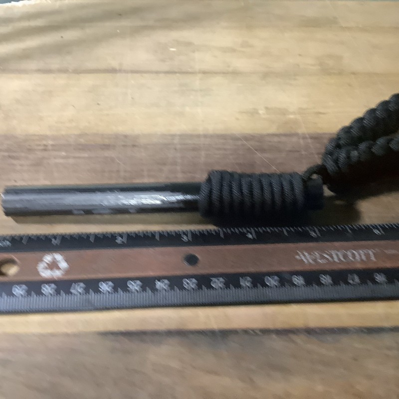 Bushcraft Fire Starter Thick Ferro Rod  and Paracord Wrist Lanyard