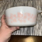Vintage Pyrex Pink Gooseberry 472 1 1/2 pt Round Casserole Dish No Lid. See Pics