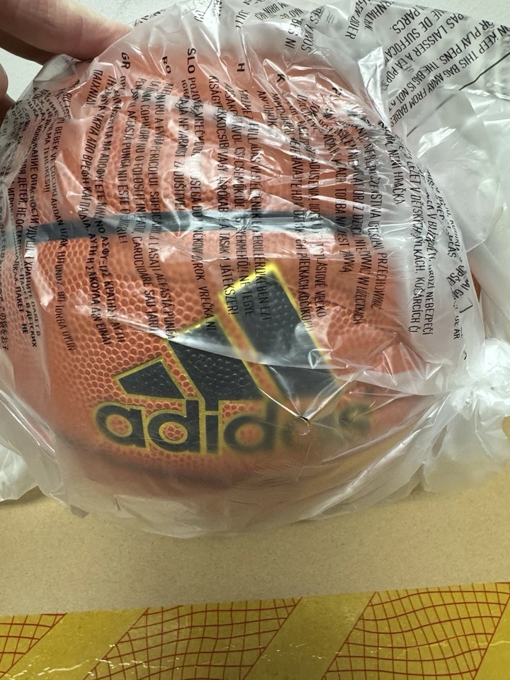 One Adidas Pro Mujer’s Talla 6 Balones de Baloncesto INTERIOR Nuevas en Bolsas  Foto 2 de 4