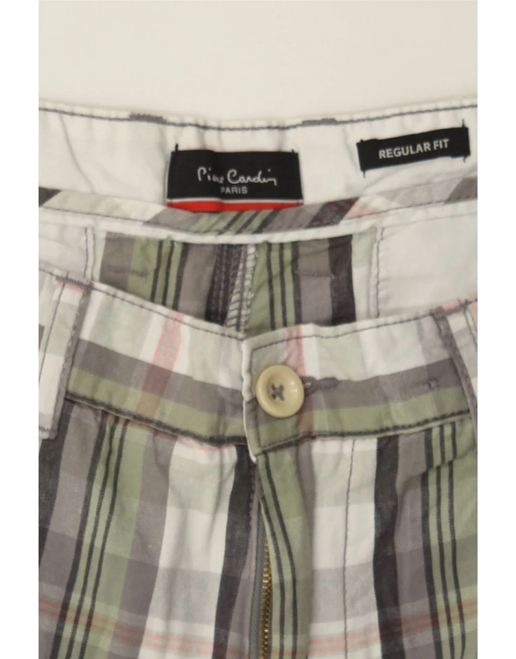 Pantalones Cortos Chinos PIERRE CARDIN Para Hombres Calce Regular Mediano Gris Cuadros Algodón CQ02 Foto 4 de 4