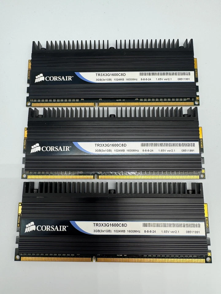 Corsair Dominator Bündel 6GB (3x2GB) und 3GB (3x1GB) 1600MHz DDR3 Desktop RAM - Bild 2 von 4