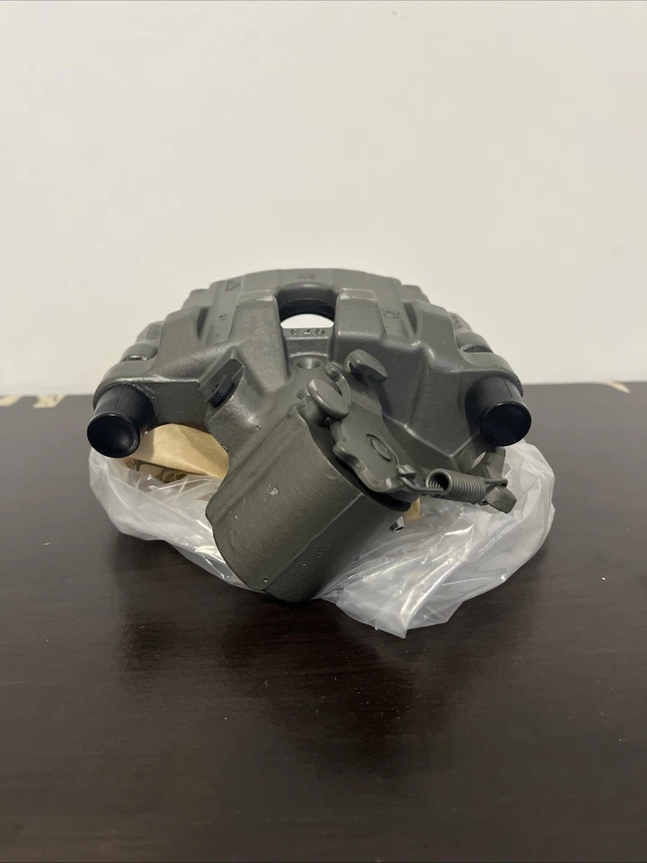 Pinza de freno trasera derecha Pontiac Solstice 2006-2009 Foto 3 de 4